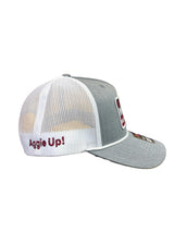 Ride for the brand trucker with rope